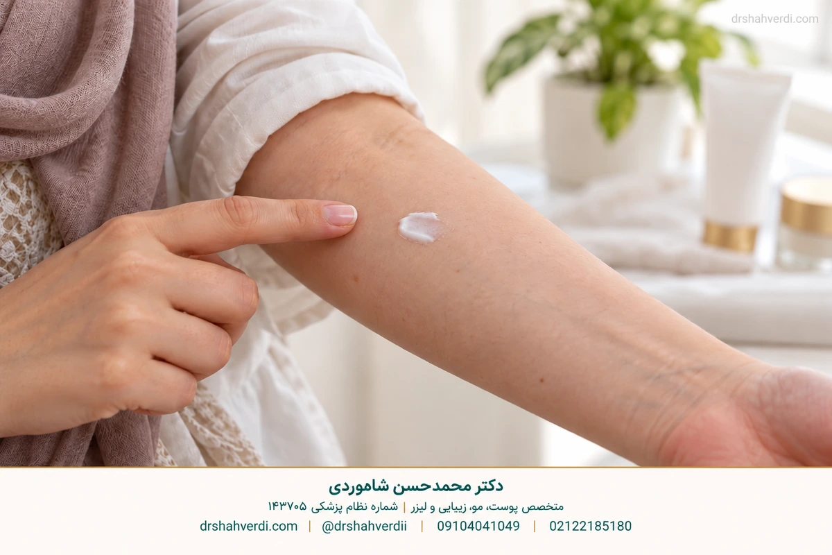 مشاهده پوست ساعد با مقدار کمی محصول پوستی